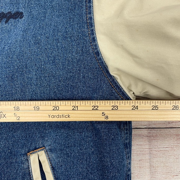 Men’s Vintage Disney Tigger Jean Jacket - Picture 9 of 10